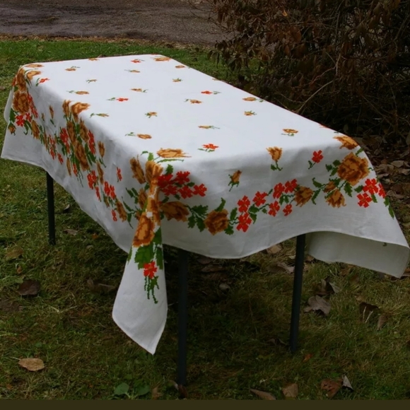 Other - Floral Tablecloth Linen Vintage Flowers Geometric